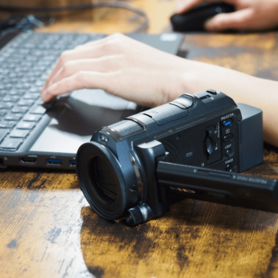 写真と動画で「伝わる」ビジュアルを